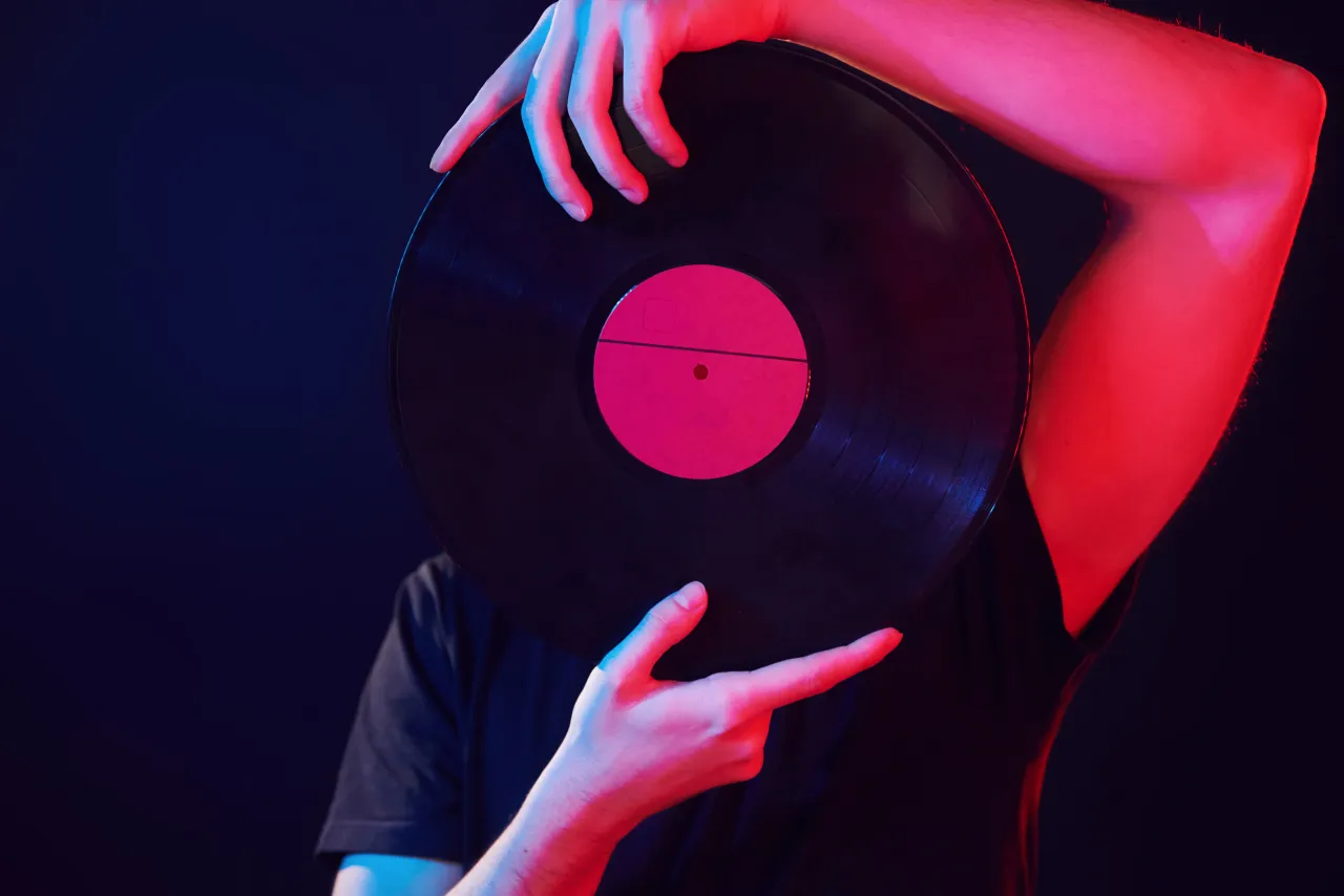 Imagen editorial de música; no identifica un proyecto firmado por Songtraction.